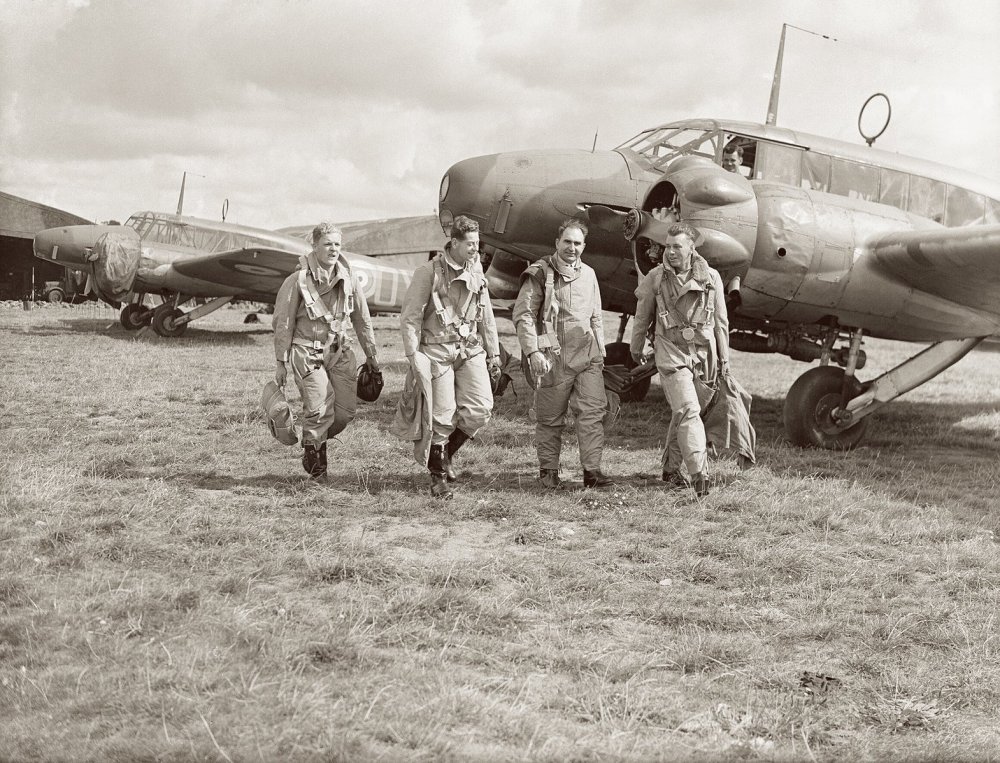 AVRO-ANSON-3.jpg