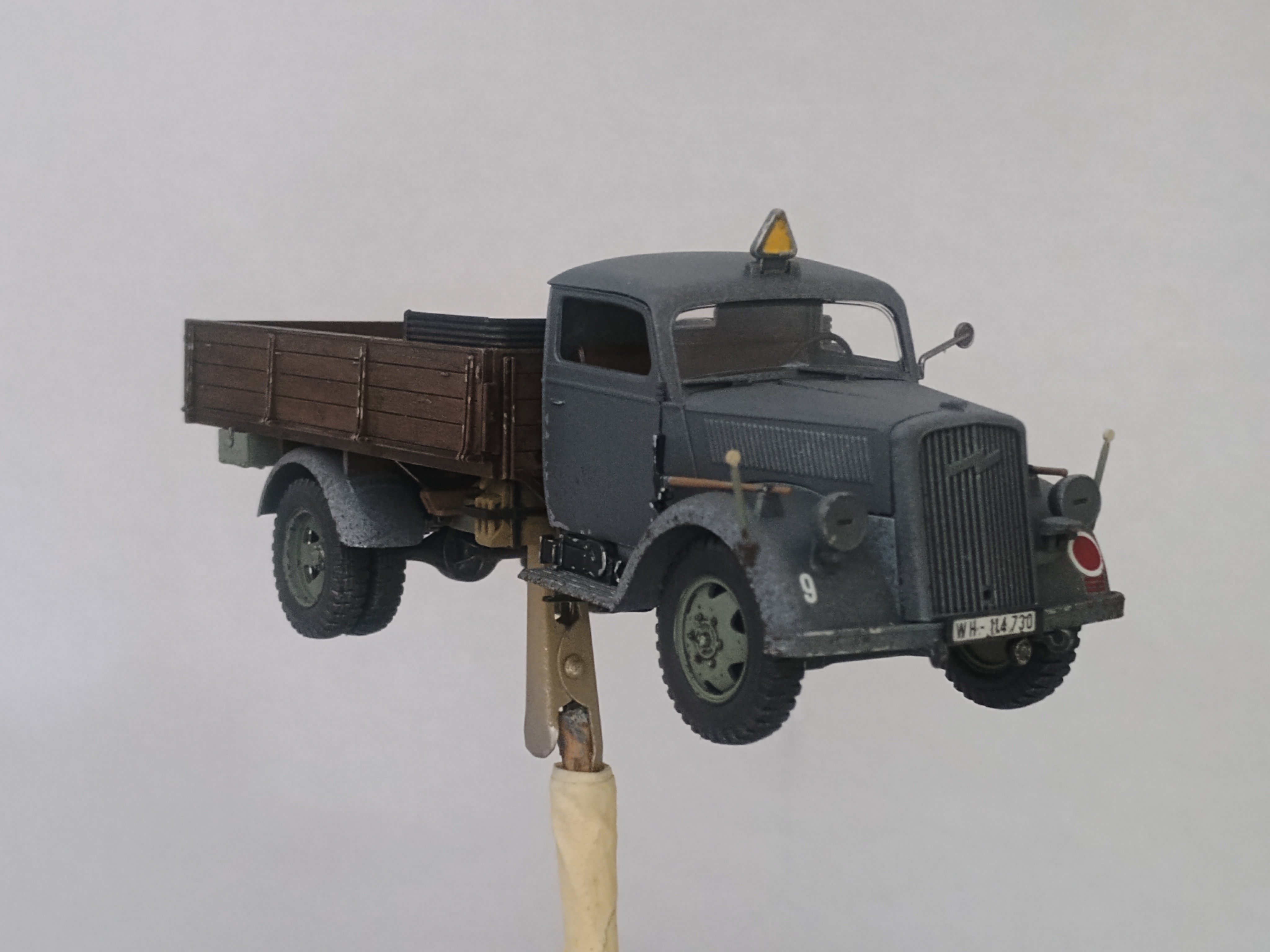 German 3 ton 4x2 cargo truck Tamiya 1/48