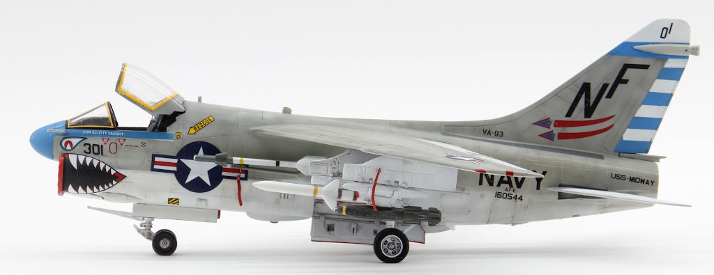 1:72 Italeri A-7E Corsair II - another hangar queen