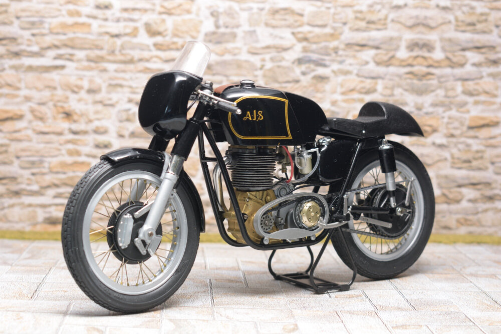 Protar AJS 7R